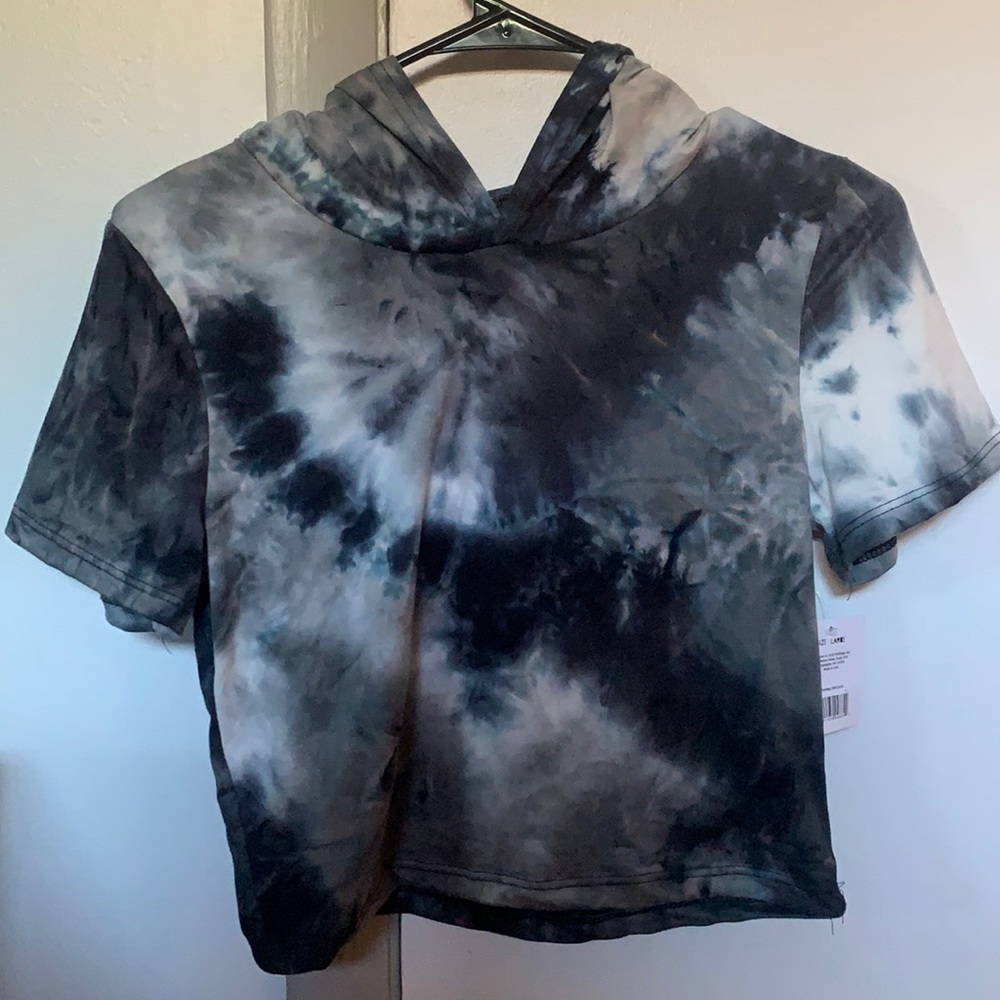 Tie-dye hooded crop top